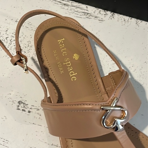 ♠️kate spade Kendra T-Strap Thong Leather Sandals, Light Fawn Tan NIB - Picture 9 of 14